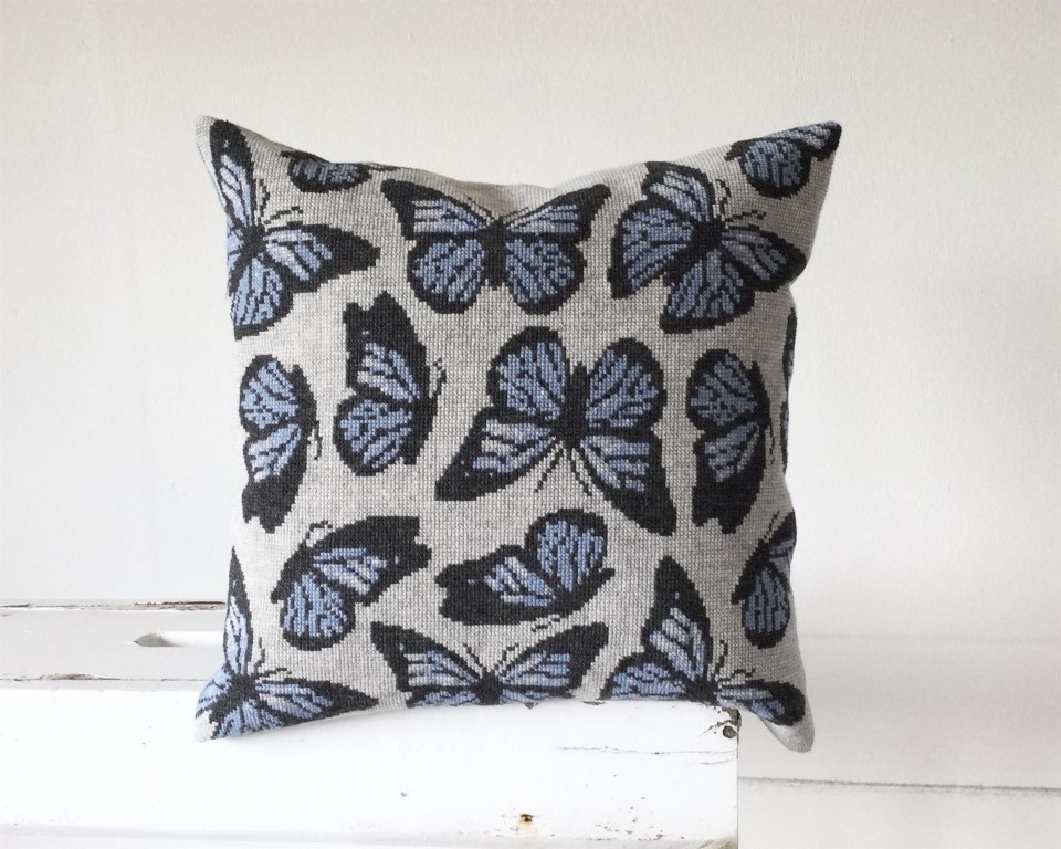 〔Baldyre〕C-27　刺繍キット　BLA SOMMERFUGLE