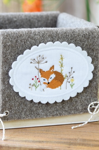 **〔Fingerhut〕　V-1208　ロゼット / オーバル / 11 x 8cm