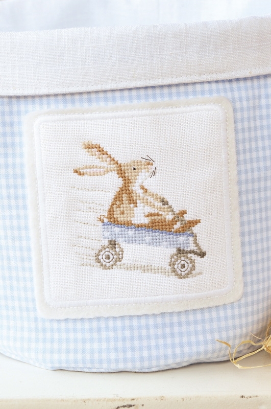 **〔Fingerhut〕　V-1240　ロゼット / 10 x 10cm