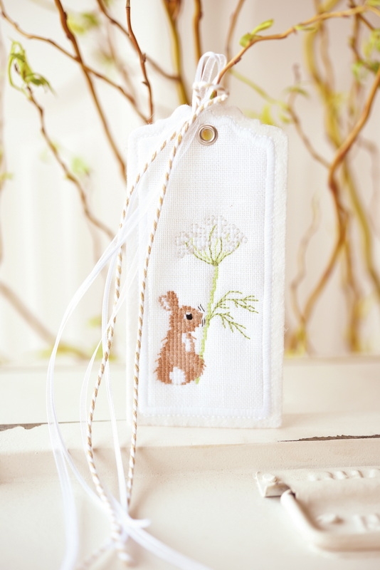 **〔Fingerhut〕　V-1242　タグ / 6 x 12.5cm