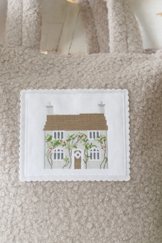 **〔Fingerhut〕　V-1304　ロゼット / 14 x 12 cm