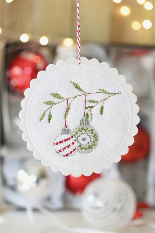 **〔Fingerhut〕　V-1332　ロゼット / 12cm