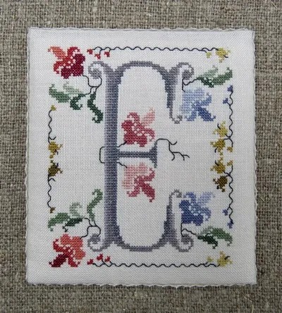 **〔Renato Parolin〕　図案　RP-2505　Flowery letter - E