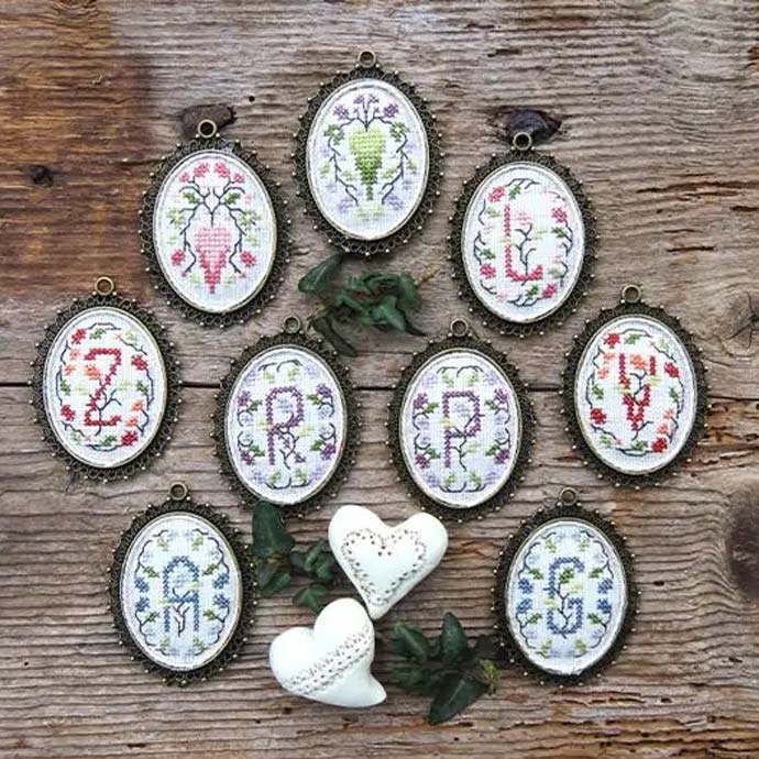 **〔Renato Parolin〕　図案　RP-3509　Breloques