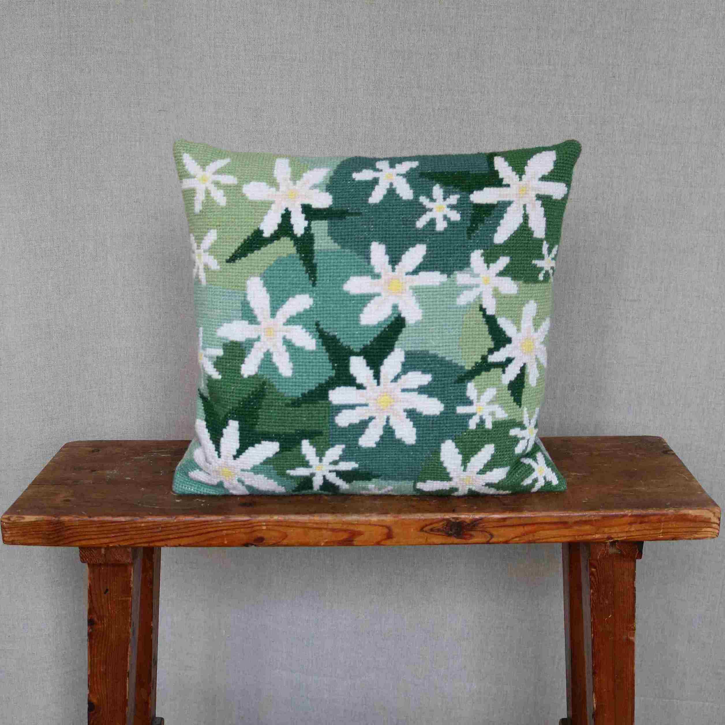 〔Svensk Hemslojd〕　クロスステッチキット　Jennys Vitsippa（宅配便）