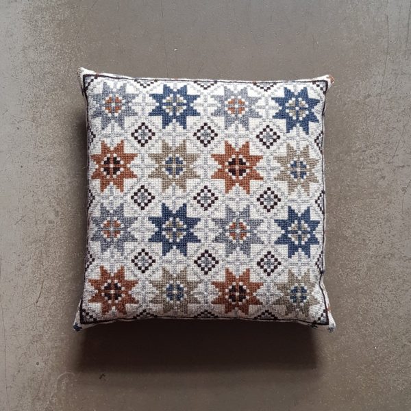 〔Svensk Hemslojd〕　クロスステッチキット　Lillis Stjarnor / Nature　【即日発送可】