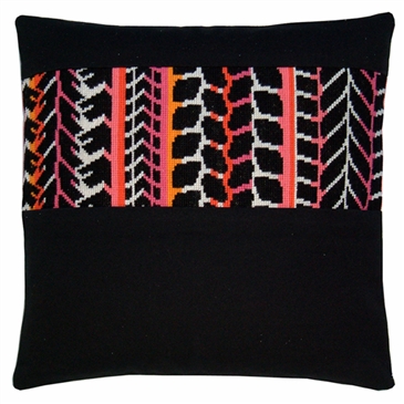 〔fru zippe〕　刺繍キット　74-0329　＜訳ありセール　20%OFF＞