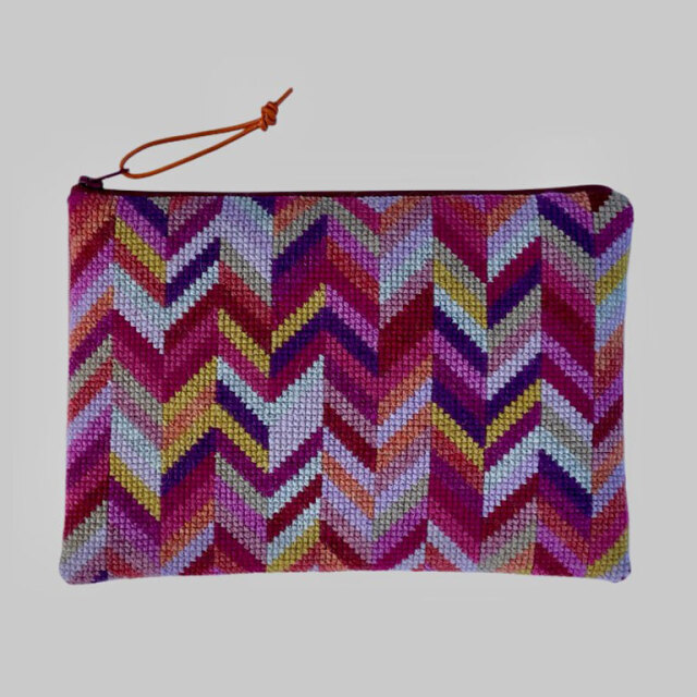 〔Baldyre〕B-15　刺繍キット　CARMEN