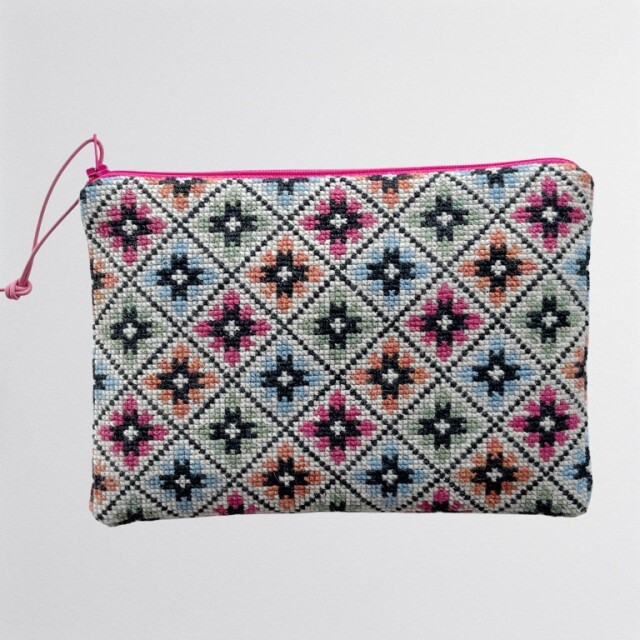 〔Baldyre〕B-21　刺繍キット　DALARANA