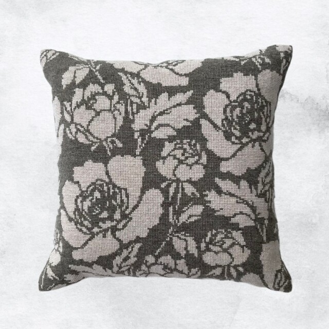 〔Baldyre〕C-10　刺繍キット　HVIDE ROSER