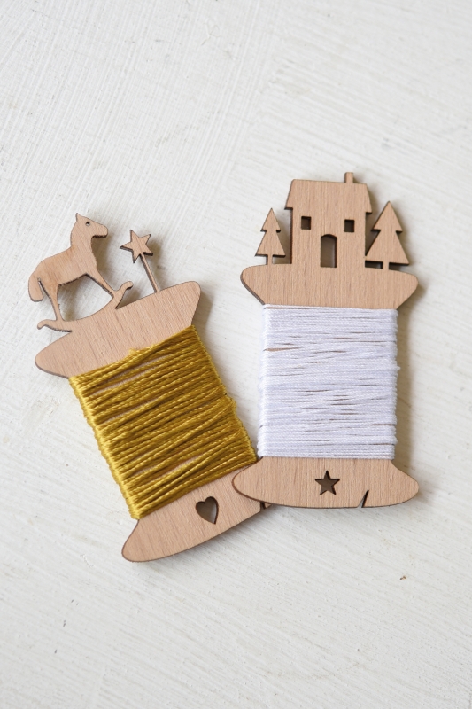 **〔Fingerhut〕　V-1381　糸巻きカード（2ヶセット）