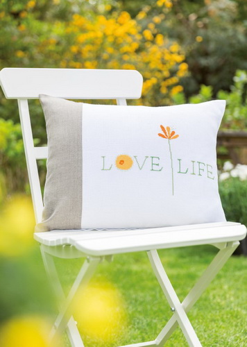 **〔Fingerhut〕　V-672　クッションカバー / Love Life