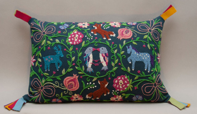 〔Karin Holmberg〕　ウール刺繍キット　KH-202