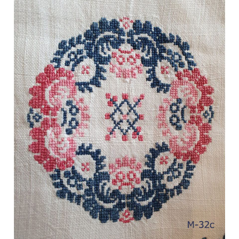 〔Lyo broderier〕　図案　Lyo-M