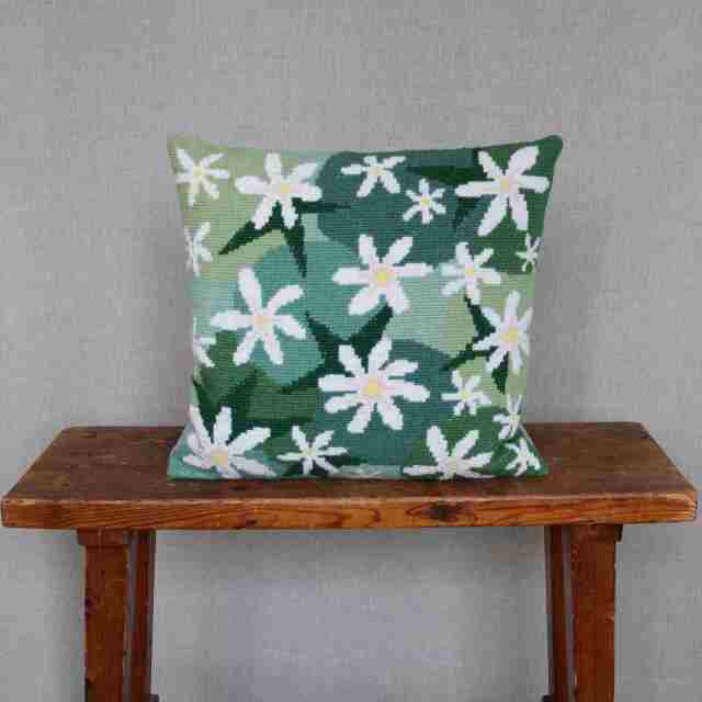 〔Svensk Hemslojd〕　クロスステッチキット　Jennys Vitsippa（宅配便）