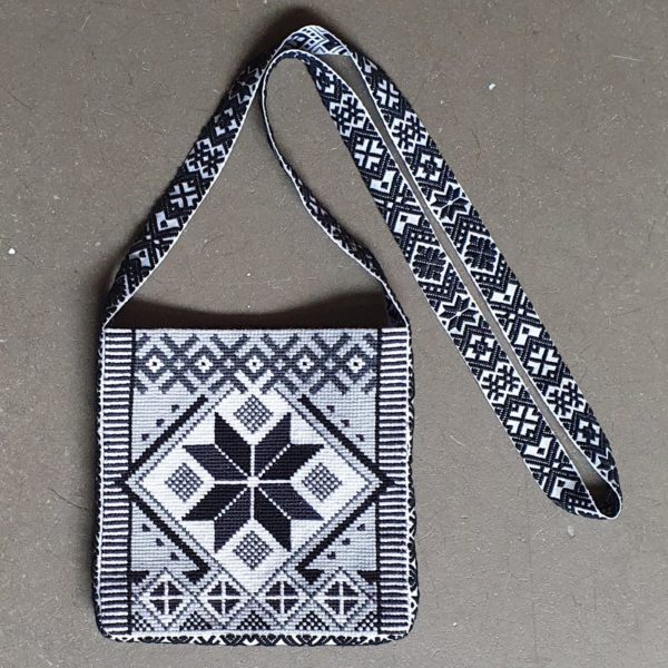 〔Svensk Hemslojd〕　クロスステッチキット　Stjarnvaska / Black