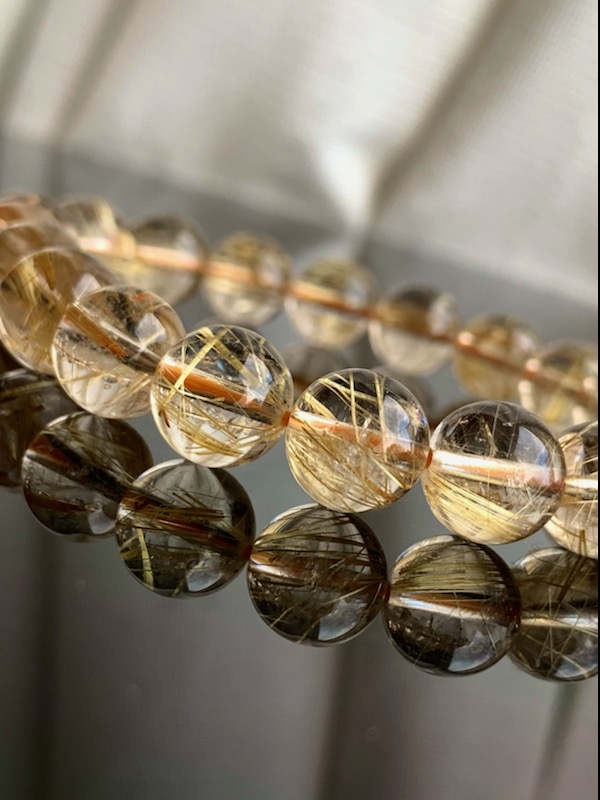 一点物　【高品質】　ゴールドルチルクォーツ　10ｍｍ　内周１7ｃｍ