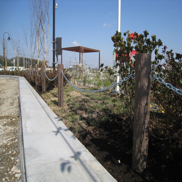 チェーン柵（くぬぎ肌）