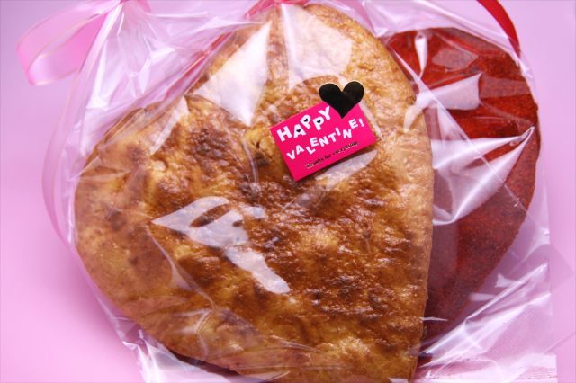 でっかいハートのおせんべい♪