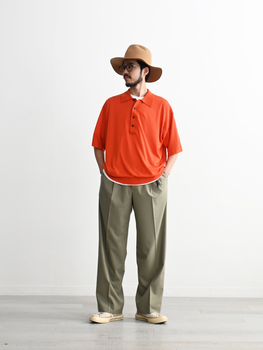 AURALEE (オーラリー) ULTRA FINE TROPICAL WOOL TWO-TUCK SLACKS