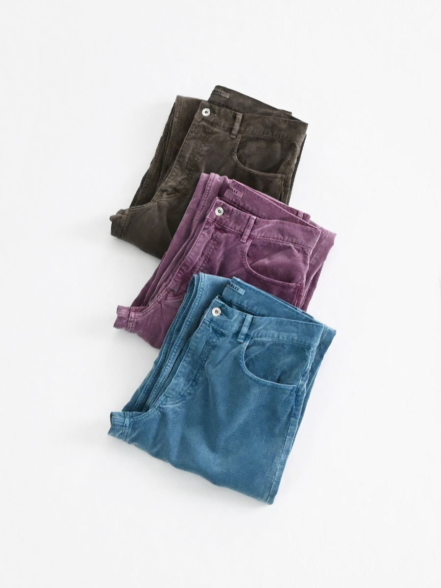 AURALEE (オーラリー)　GARMENT-DYED FINX CORDUROY 5P WIDE PANTS