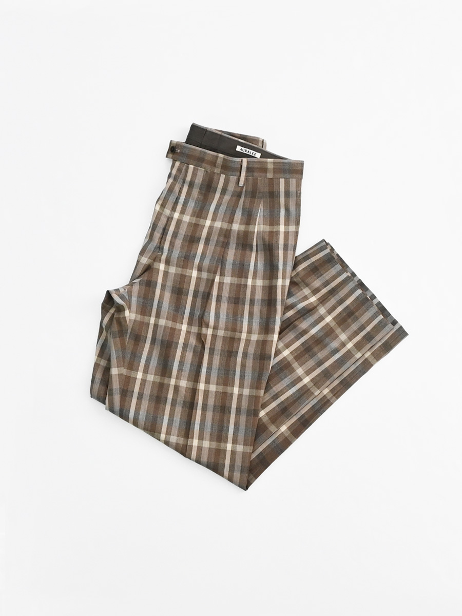 AURALEE (オーラリー) SUPER FINE TROPICAL WOOL CHECK TWO-TUCK SLACKS