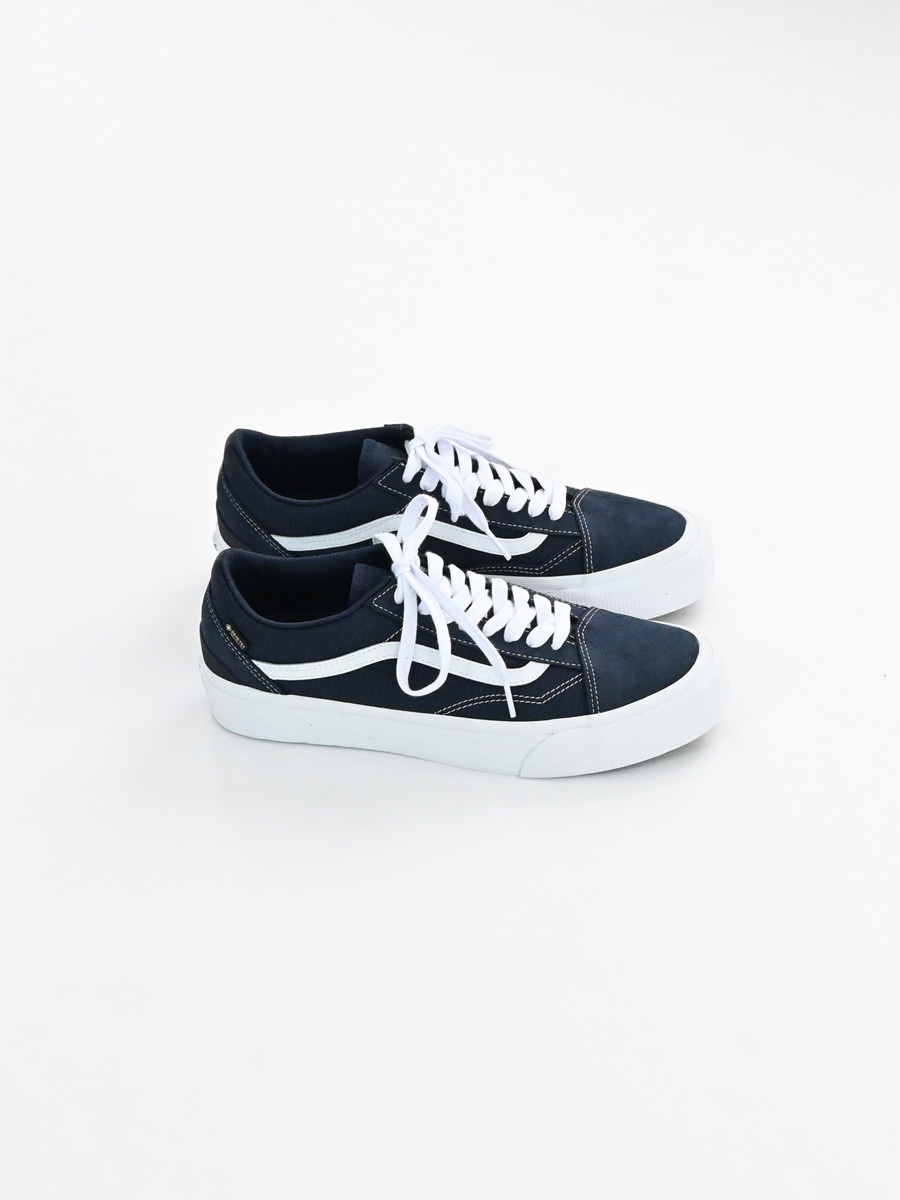 【30%OFF】VANS (ヴァンズ)　OLD SKOOL GORE-TEX NAVY/TRUE WHITE