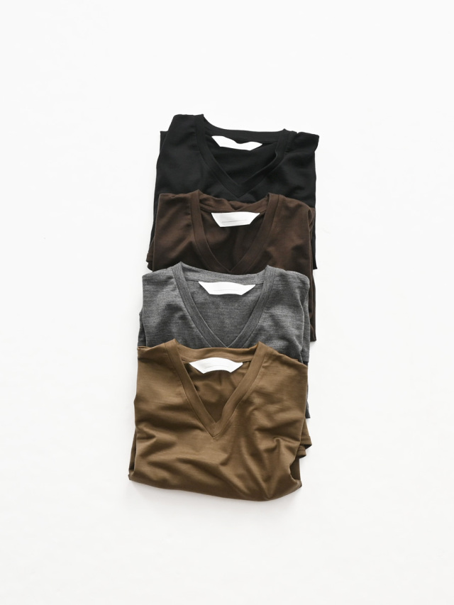 ANDER (アンダー)　 MERINO V NECK