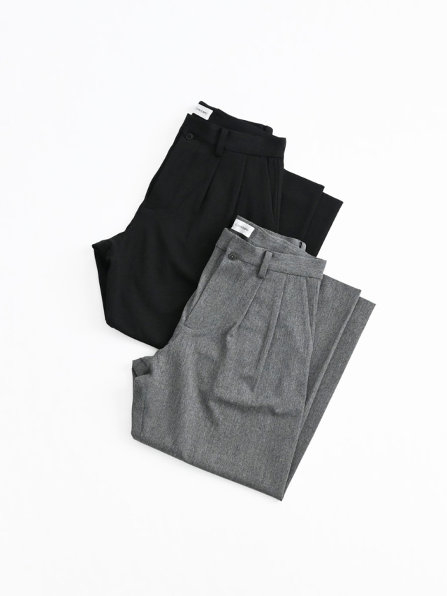 YAECA CONTEMPO (ヤエカコンテンポ)　2-WAY,Two-Tuck Tapered Trousers (51052604)