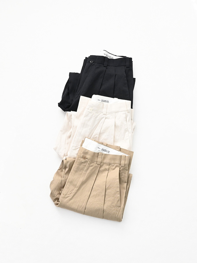 YAECA (ヤエカ)　Chino Trousers, Two-Tuck Straight (11061601)