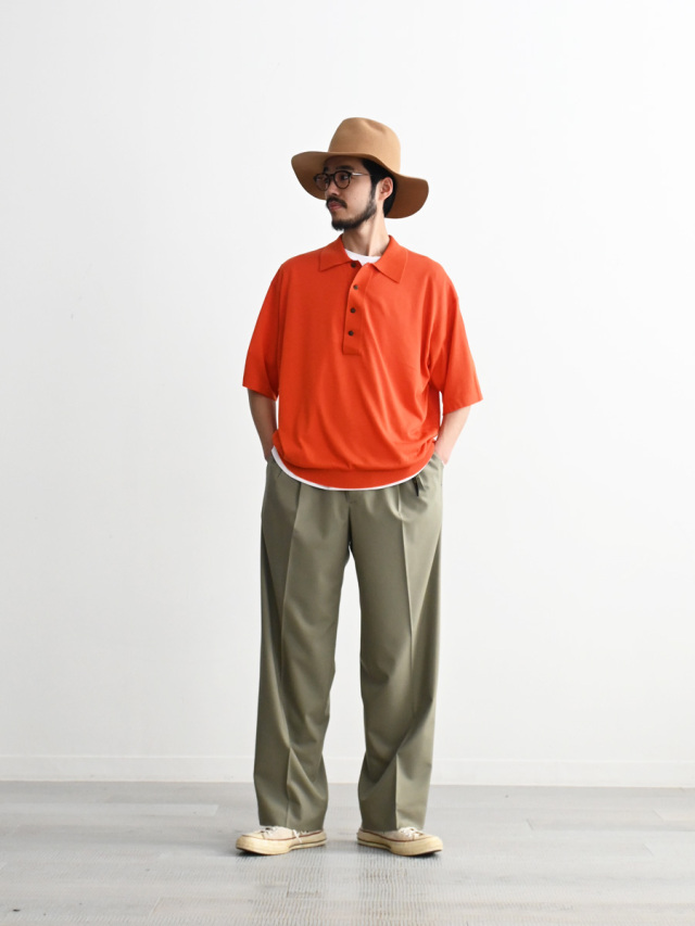 AURALEE (オーラリー)　ULTRA FINE TROPICAL WOOL TWO-TUCK SLACKS