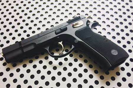 Carbon8/カーボネイト Cz75 GBB 対応 コンバット・ラバーグリップ （CBP10）