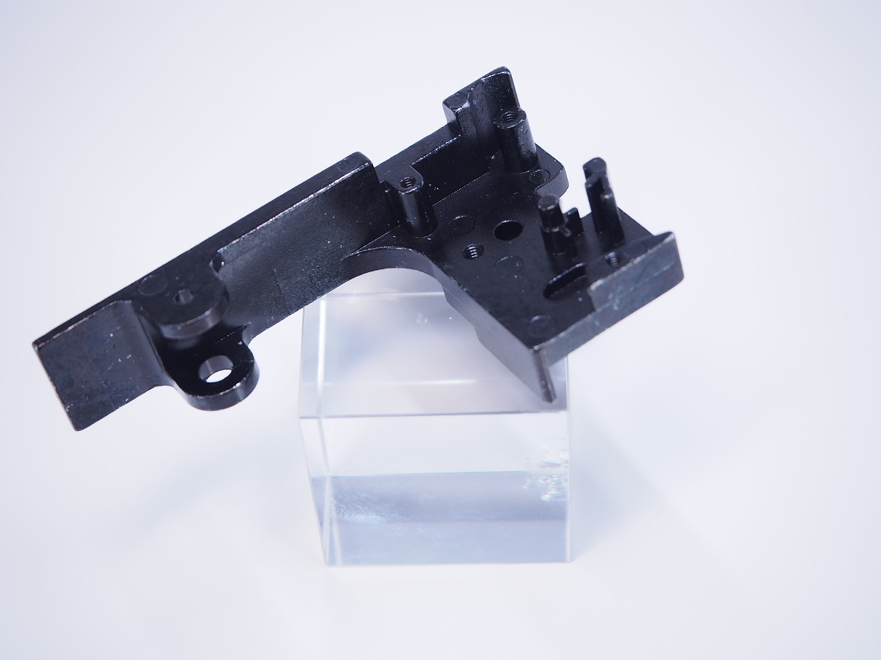 WE P90 GBB No.12 ハンマーユニットベース(右）