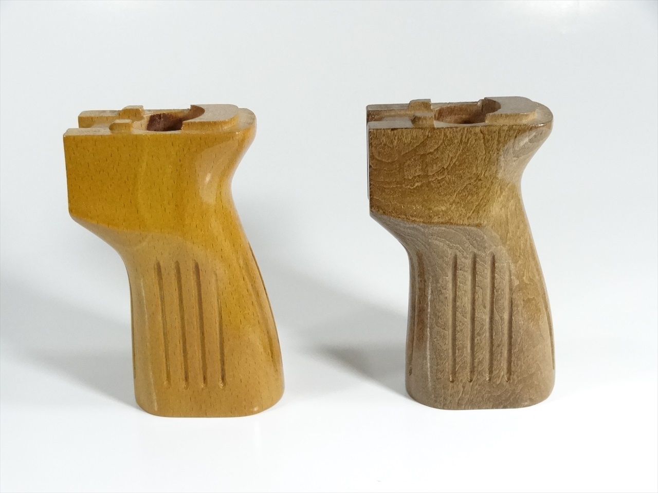 Spear Arms 木製グリップ KSC Vz61 GBB対応（ミリタリー/ブラウン）