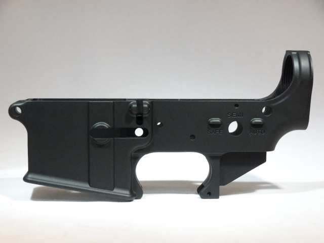WE M4 ロアレシーバー （無刻印） No.105　（ダミーピン無し）