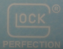 GLOCK PERFECTION カットアウトデカール (白文字 4×3-1/4インチ)
