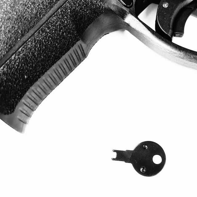 Carbon8 STEYR L9A2 CO2 GBBハンドガン