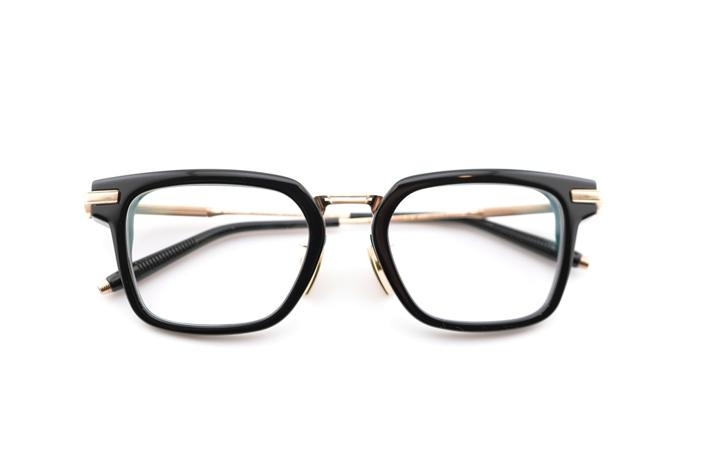 AKONI / アコニ COMPTON – Black / Brushed 12k Gold