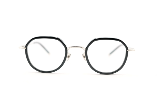 Eque.M / イークエ.エム STRUT