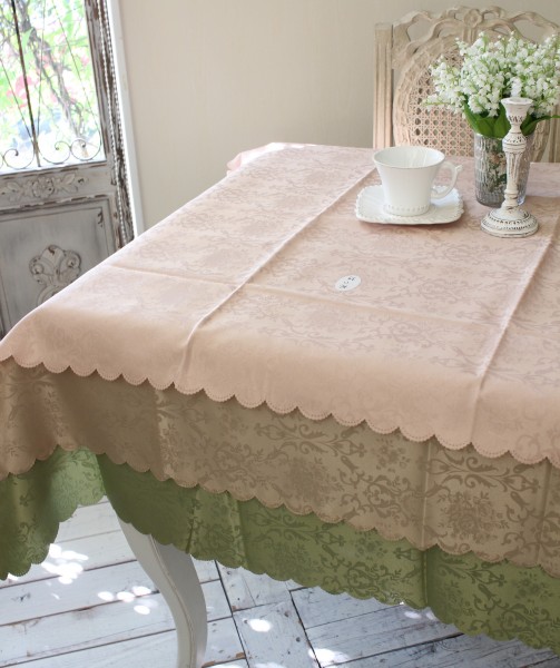 テーブルクロス はっ水 薔薇柄 135×180 撥水加工 ４人掛けテーブル ダマスクローズ（スカラップ）撥水 はっ水 薔薇 ジャガード 