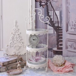 ディスプレイスタンド ３段トレイ ガラス ディスプレイ ラック 3段 アイアン ホワイト ３段シェルフ 可愛い アンティーク風 シャ