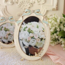 フォトフレーム オーバル ブルーリボン 写真立て ラインストーン ホワイト ゴールド ヨーロピアン クラシック ロココ調 おしゃれ