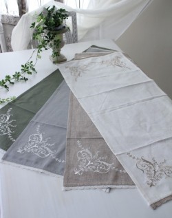 テーブルランナー 刺繍 テーブルセンター コットン 綿 ホワイト ベージュ グレー ナチュラル 40×100ｃｍ おしゃれ フレンチシッ