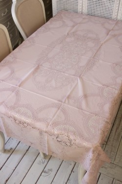 ビニール製 テーブルクロス レース ６人掛け 150×228cm ピンク (3051）撥水 はっすい ビニールクロス 撥水加工 はっ水 レース柄 