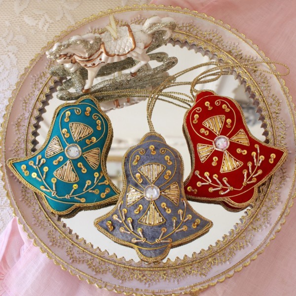 ツリーオーナメント ビーズ刺繍 ベル 鈴 クリスマスオーナメント  ハンドメイド クリスマスギフト アンティーク風 輸入雑貨 アン