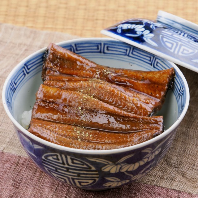 四万十うなぎ1尾とコンビーフせっと