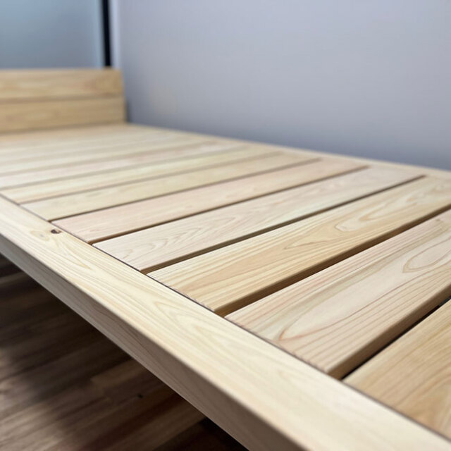 ヒノキ無垢材ベッドフレーム「ニーニ2」｜カイバラ工芸の国産ベッド