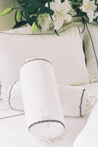 Valencia ネックロールピロー(中芯込)