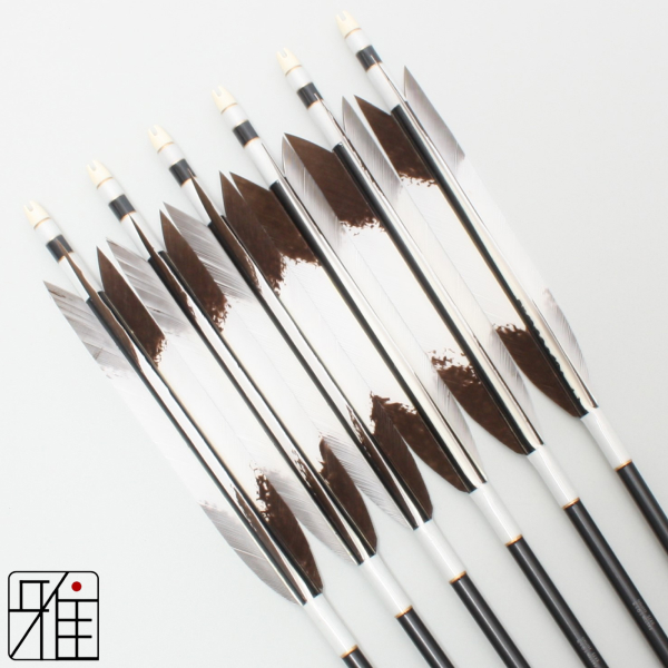 弓道 ジュラ矢 ターキー手描染羽 1913黒|6本組|矧糸:白系|19034