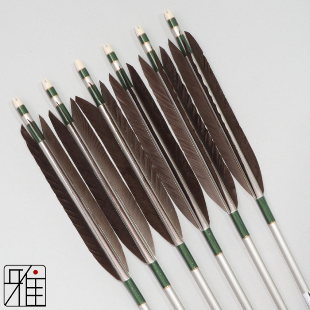 弓道 ジュラ矢 黒羽根 手羽 1913シルバー|6本組|矧糸:緑系|194040